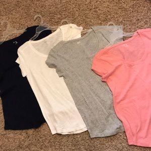 Set of 4 NWT GAP Medium pocket T-shirts